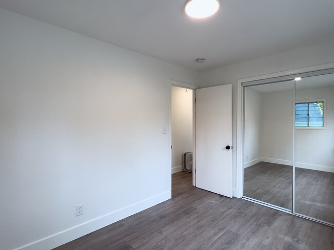 Building Photo - Charming Renovated Ranch 3 Bed + 2 Bath House! Washer & Dryer! Located in Portland's SE Brooklyn ...