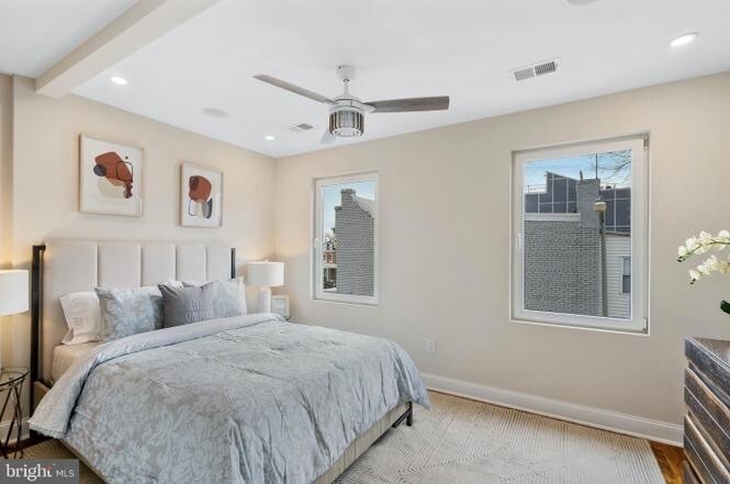 Building Photo - 331 W St NE