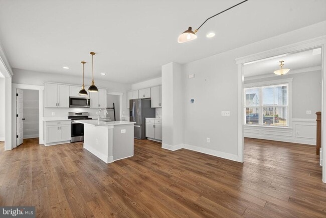 Building Photo - 513 Parkland Dr