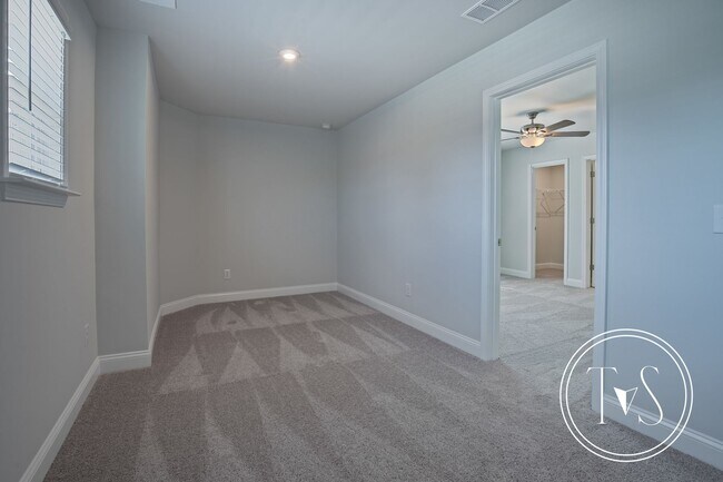 Building Photo - 332 MONTEREY Lp
