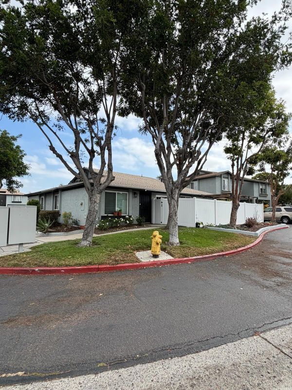 Building Photo - 2144 Bluehaven Ct