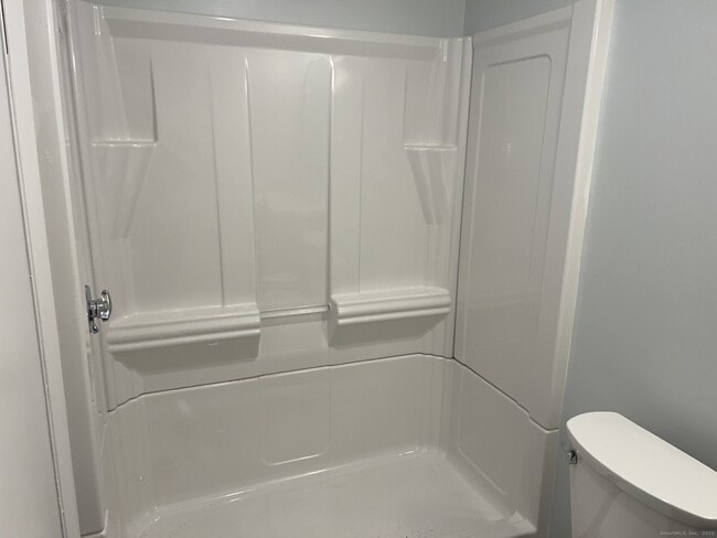 Building Photo - 140 Beach Ave