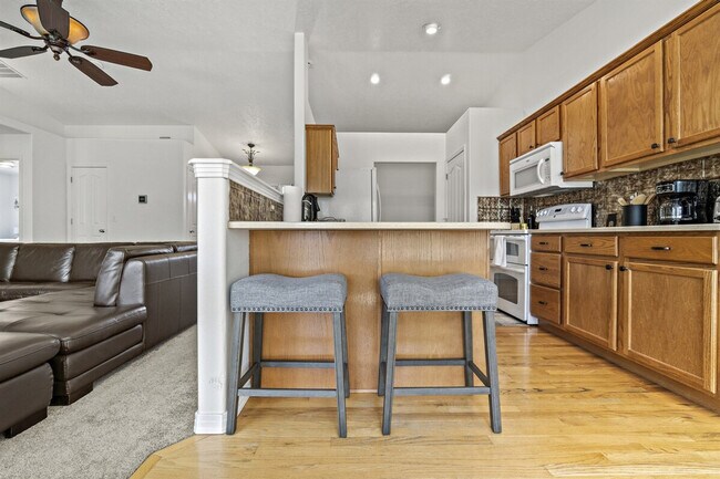 Building Photo - 9297 W Calico St