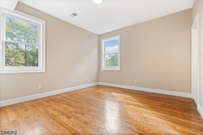 Building Photo - 57 Elm St