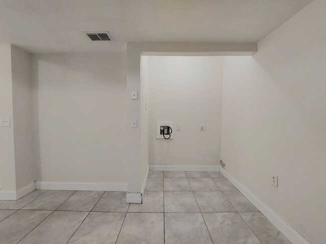 Building Photo - *First Month's Rent FREE!* Beautiful 2 Bed...