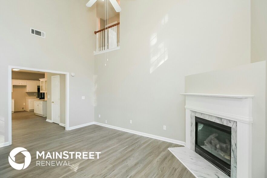 Building Photo - 8133 Green Garden Dr