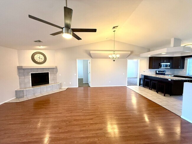 Building Photo - Custom 3 Bedroom, 2.5 Bath Home w/Bonus Ro...