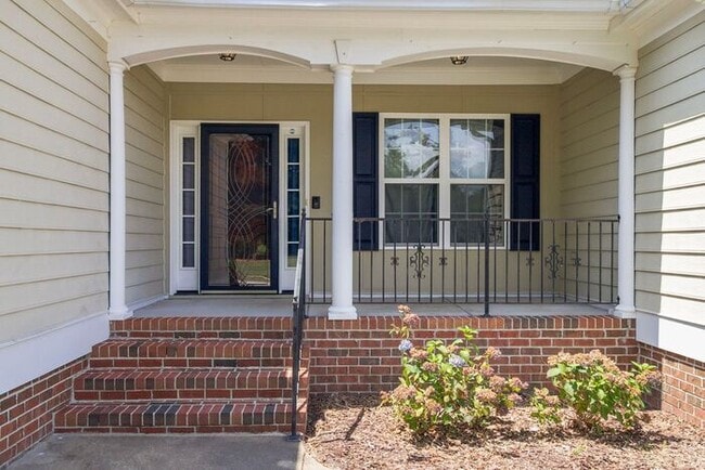 Building Photo - 720 Camwheel Dr