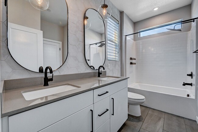 Building Photo - STUNNING 2 Story, 3 Bedroom Home in INSPIR...