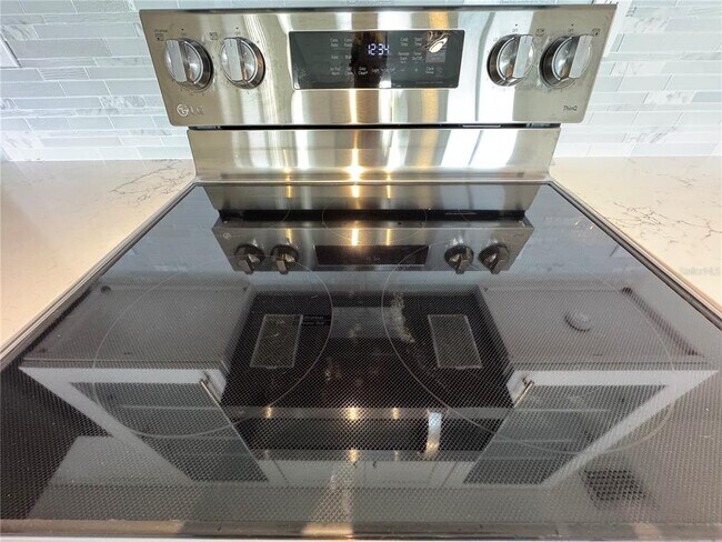 Building Photo - 2569 Grassy Point Dr