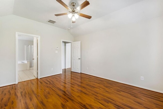 Building Photo - 55 N Queenscliff Cir