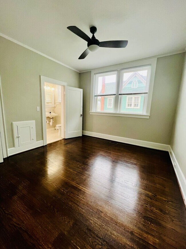 Building Photo - Charming 2-Bed/1 Bath Apartment in the His...