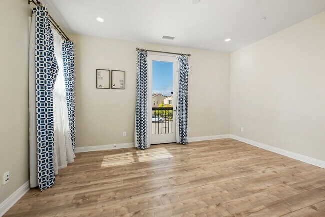 Building Photo - 15899 Wadsworth Pl