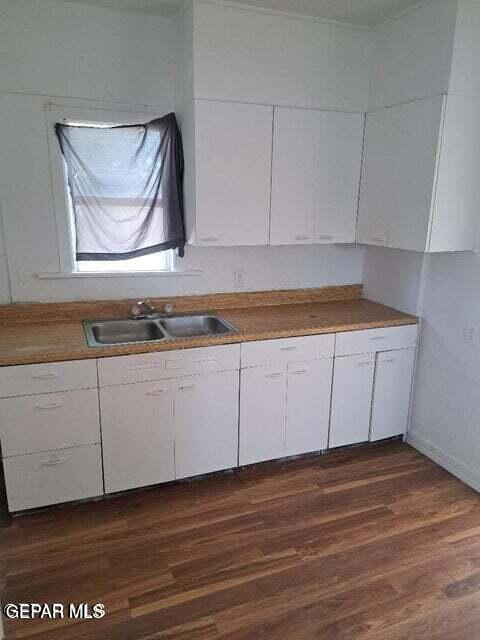 Building Photo - 619 NE Camp St