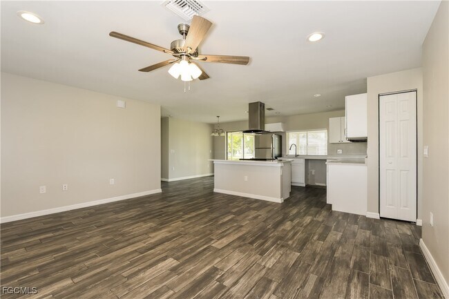 Building Photo - 1308 SE 32nd Terrace
