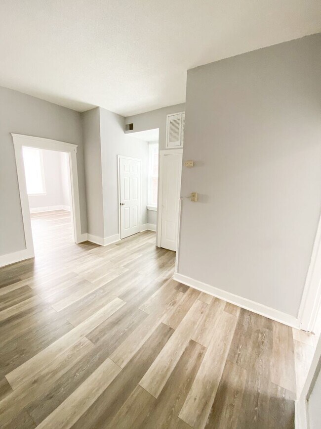 Building Photo - Affordable! 2bed/1bath!