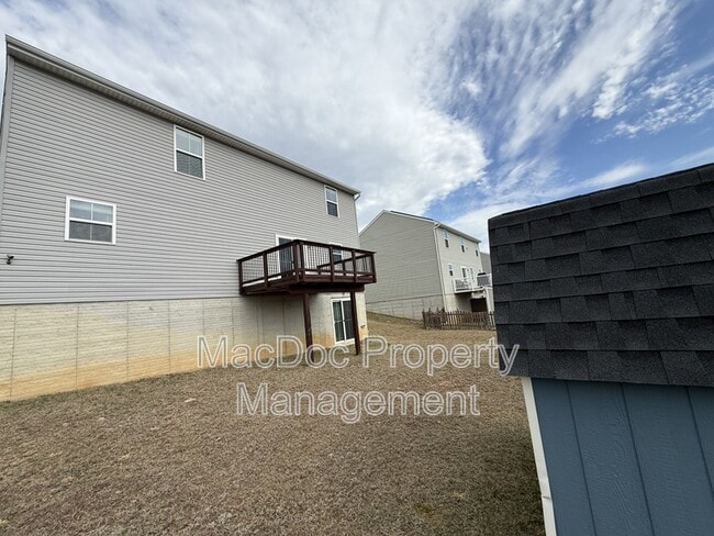 Building Photo - 127 Harper Ln