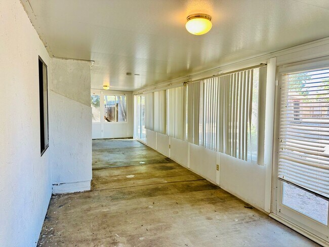 Building Photo - 7578 Paisley Ave