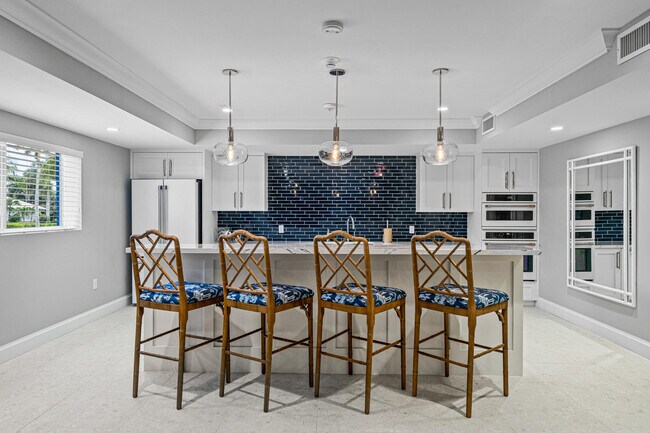 Building Photo - 120 N Ocean Blvd