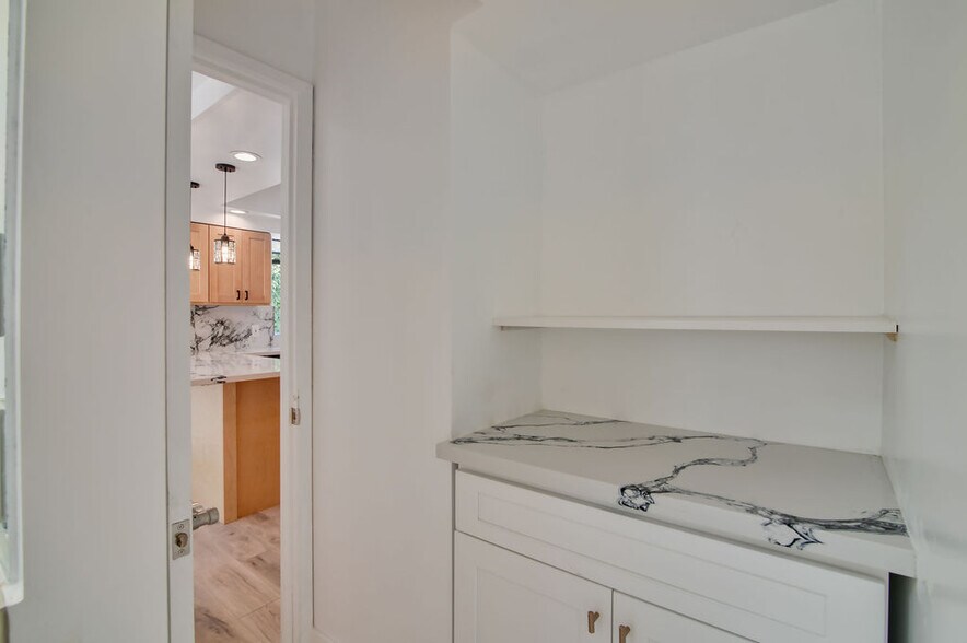 Building Photo - 641 N Martel Ave