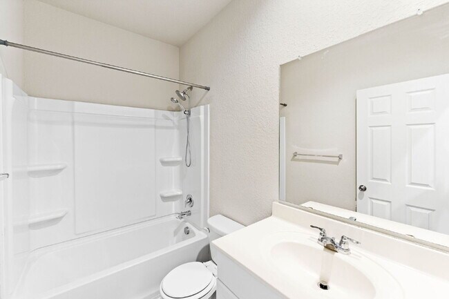 Building Photo - 1 Month Free Rent with 18mo Lease Signed b...