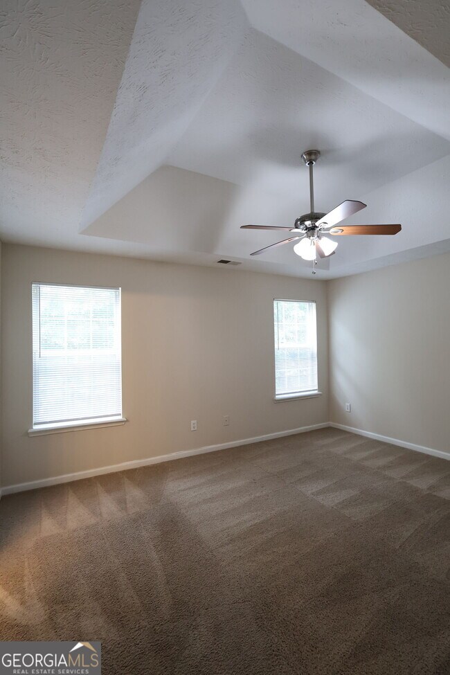 Building Photo - 3044 Lake Park Trail
