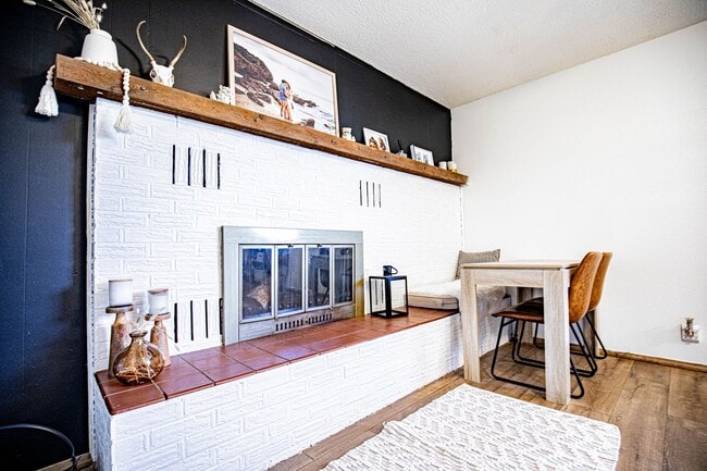 Building Photo - Spacious 3 Bedroom home with Solar Panels