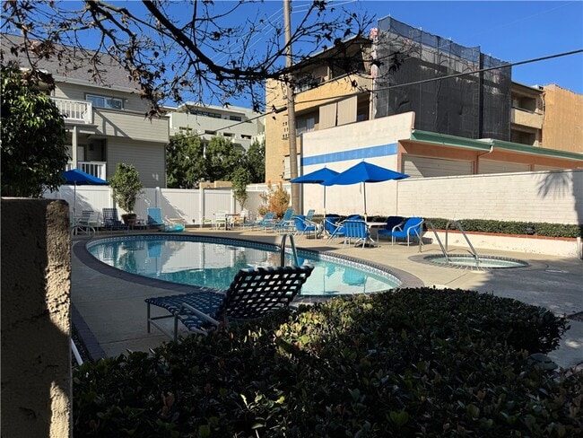 Building Photo - 985 E California Blvd