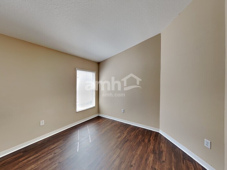 Building Photo - 10047 Perthshire Cir