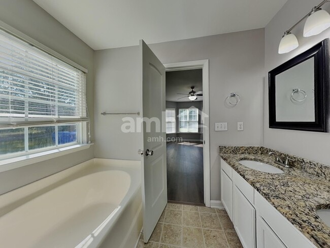 Building Photo - 1107 Sweet Gale Dr
