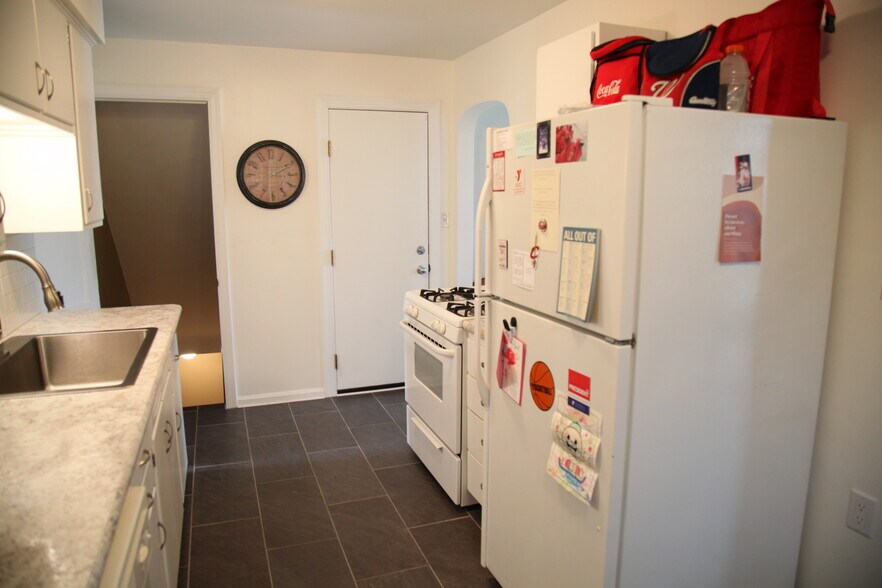 Building Photo - 2411 Fortune Avenue
