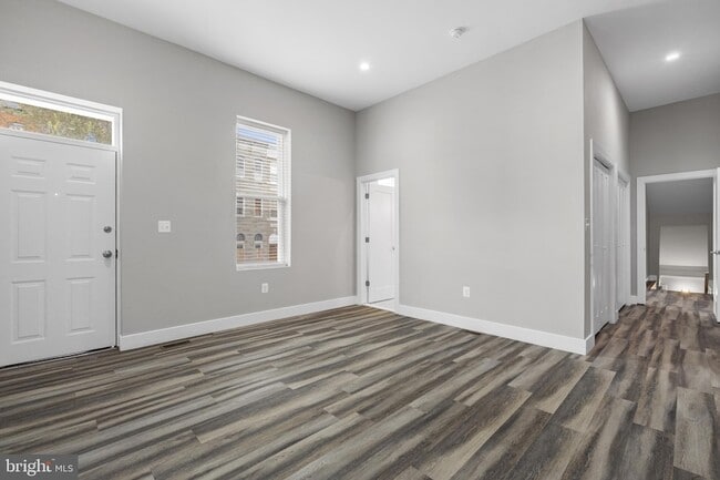 Building Photo - 1235 W Lafayette Ave