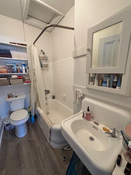 Building Photo - 85 Charles St