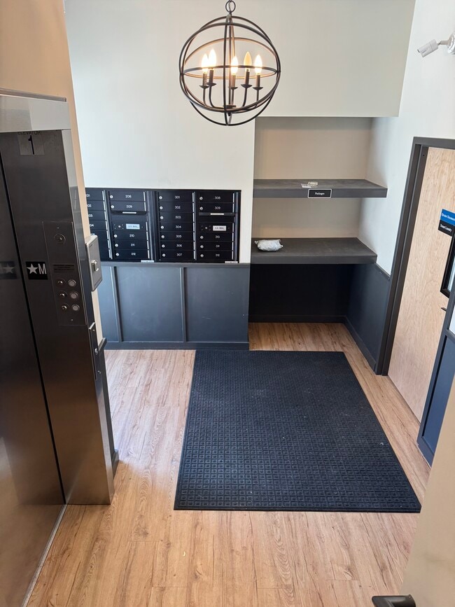 Building Photo - 80 Main St