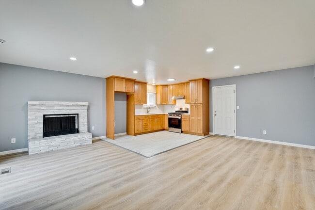 Building Photo - 1660 S Capitol Ave