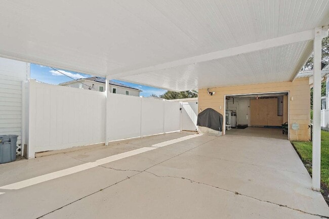 Building Photo - 510 34th Ave N