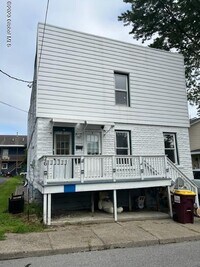 Building Photo - 26 Lee St