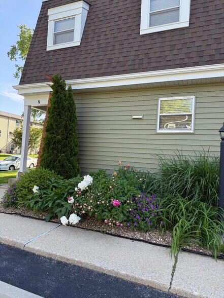 Building Photo - 9 Dorset Ct