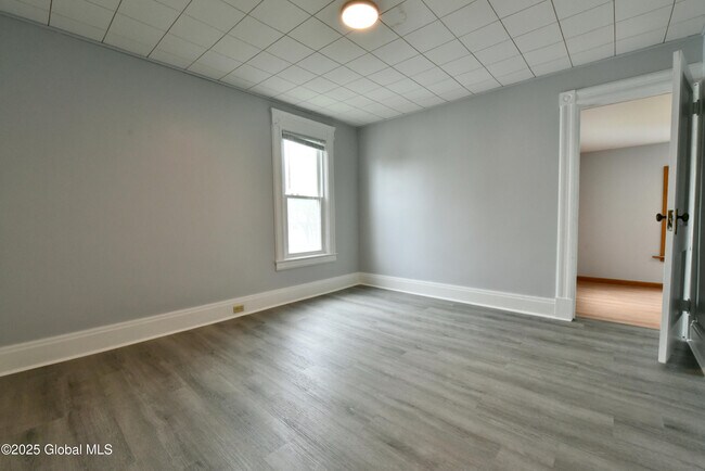 Building Photo - 113 N 3rd Ave