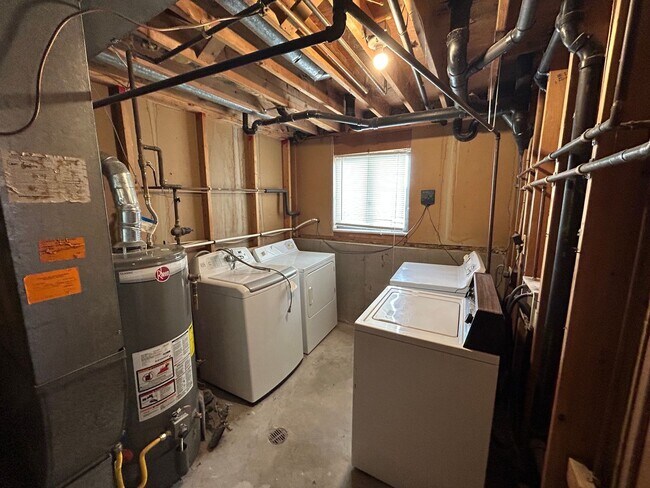 Building Photo - 2223 Ptarmigan Ln