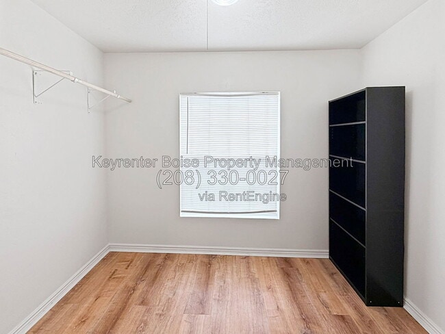 Building Photo - 103 N Dewey Ave