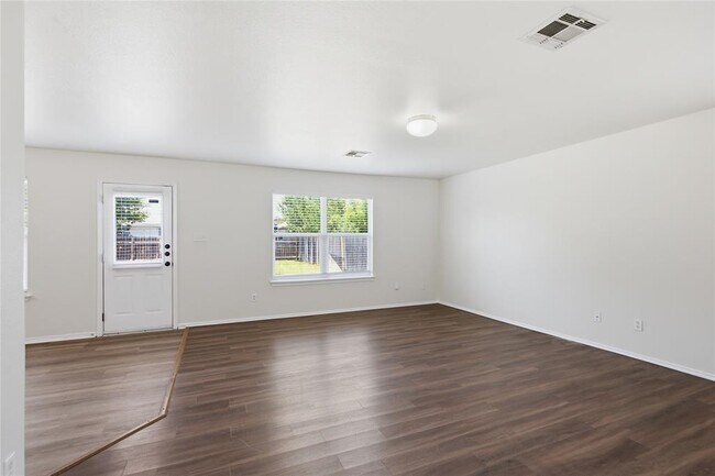 Building Photo - 18120 Topsail St