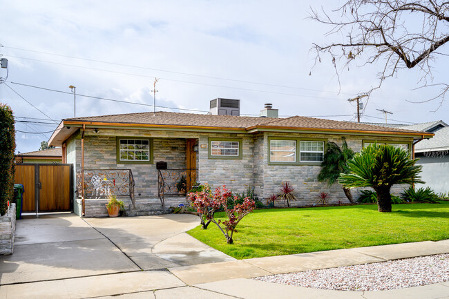 Building Photo - 17050 Horace St