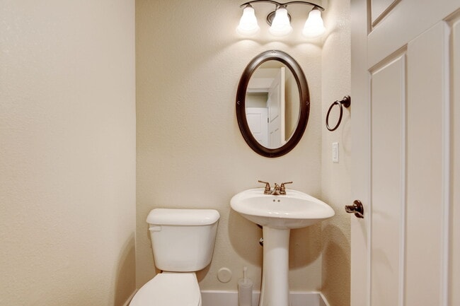 Building Photo - 2107 Sandbur Dr