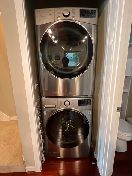 Building Photo - 9239 Woodlawn Ave N