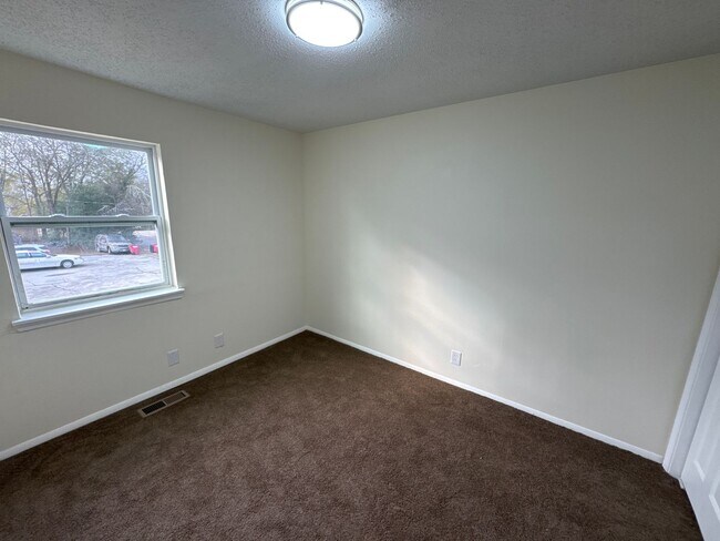 Building Photo - 4082 Forest Ave W