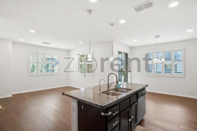 Building Photo - Unit 1529
