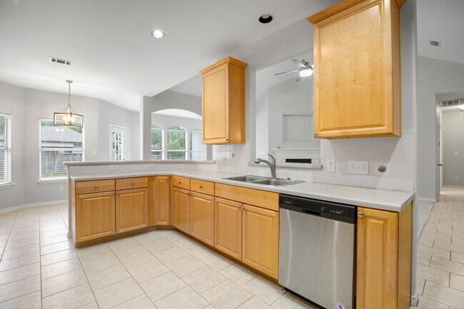 Building Photo - Spacious 3BR / 2BA Corner-Lot Home with Fenced Backyard & Garage