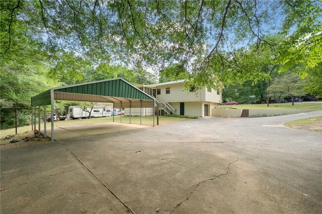 Building Photo - 106 Robinhood Dr