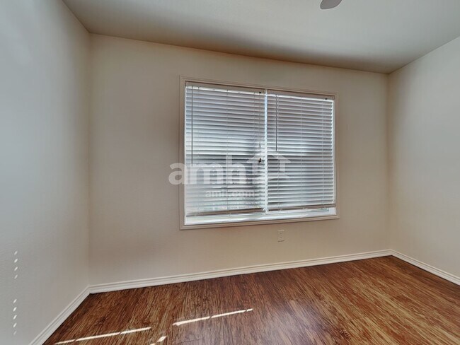 Building Photo - 709 Devontree Ct